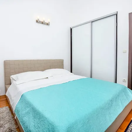 Marin 로고즈니차