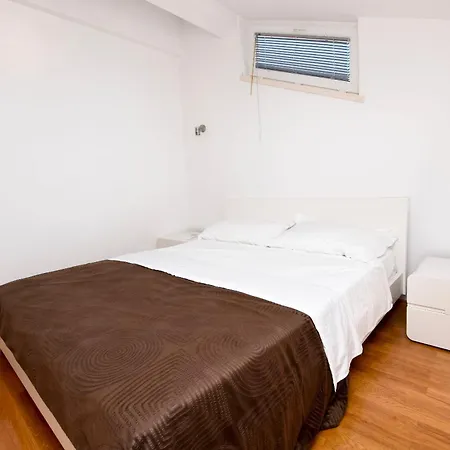 Marin 로고즈니차